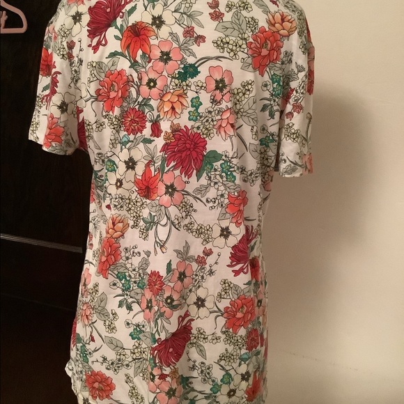 Old Navy  Floral Cotton Tee - Picture 3 of 5